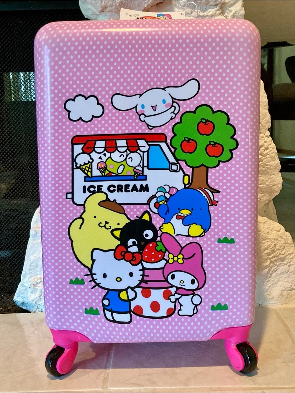 NWT Hello Kitty and Friends Pink Polka Dot Kids Rolling Suitcase